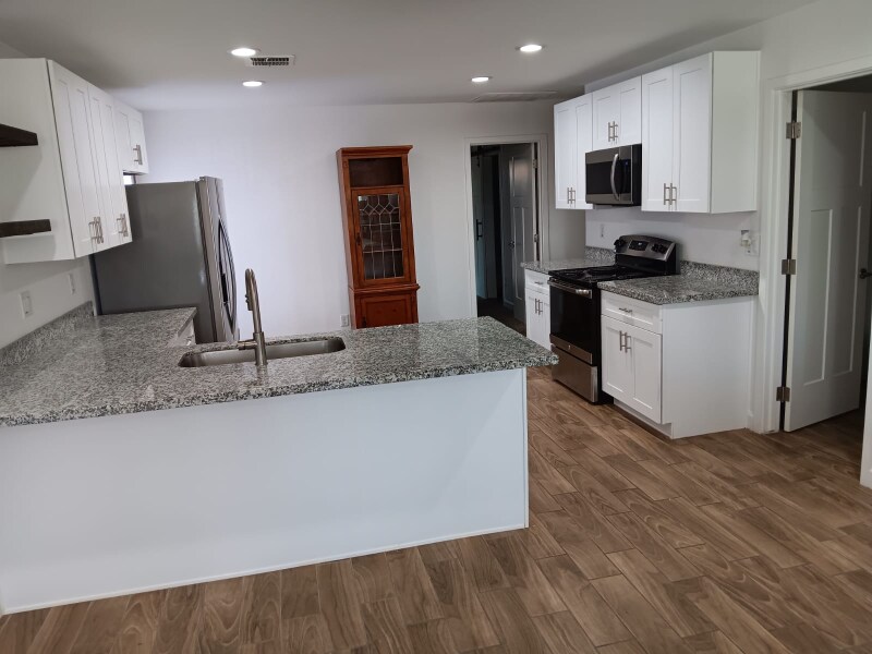 Building Photo - 2138 W Madison St