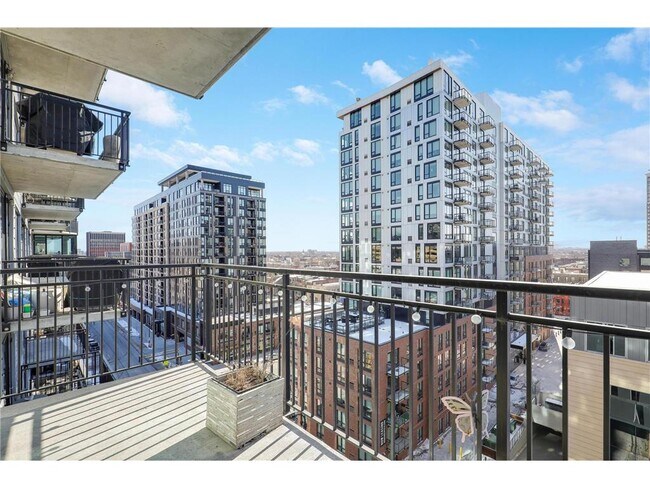 Building Photo - 740 Portland Ave