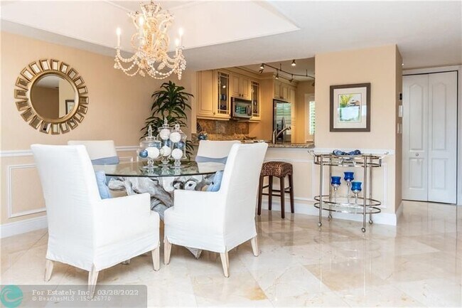 Building Photo - 270 Captains Walk