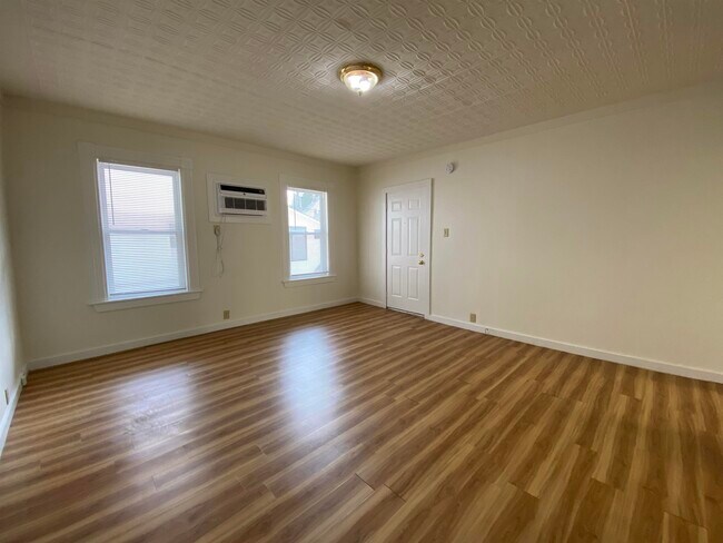 Building Photo - 93 Second St