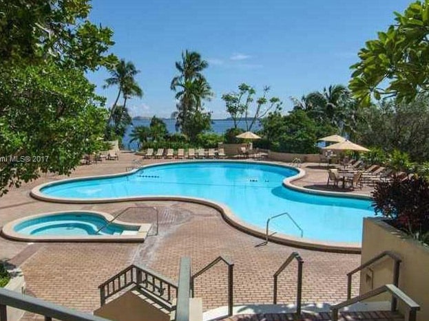 Building Photo - 520 Brickell Key Dr