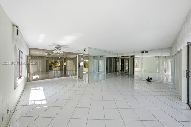 Building Photo - 6010 S Falls Cir Dr