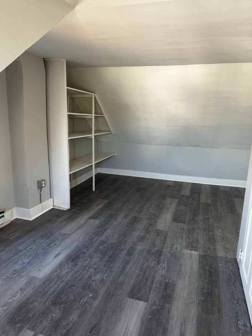 Building Photo - 526 Selfridge St