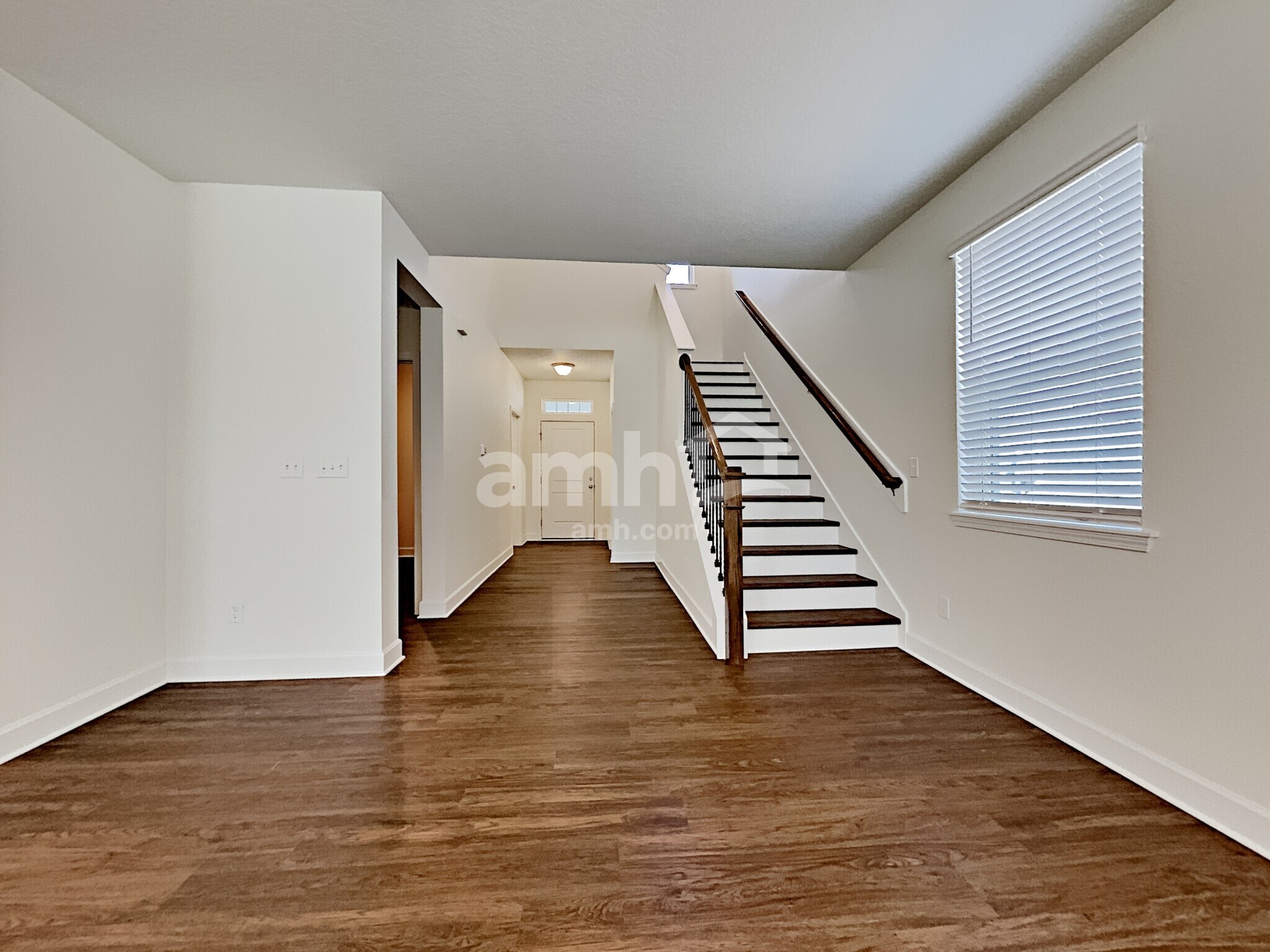 Building Photo - 460 Sandstone Dr