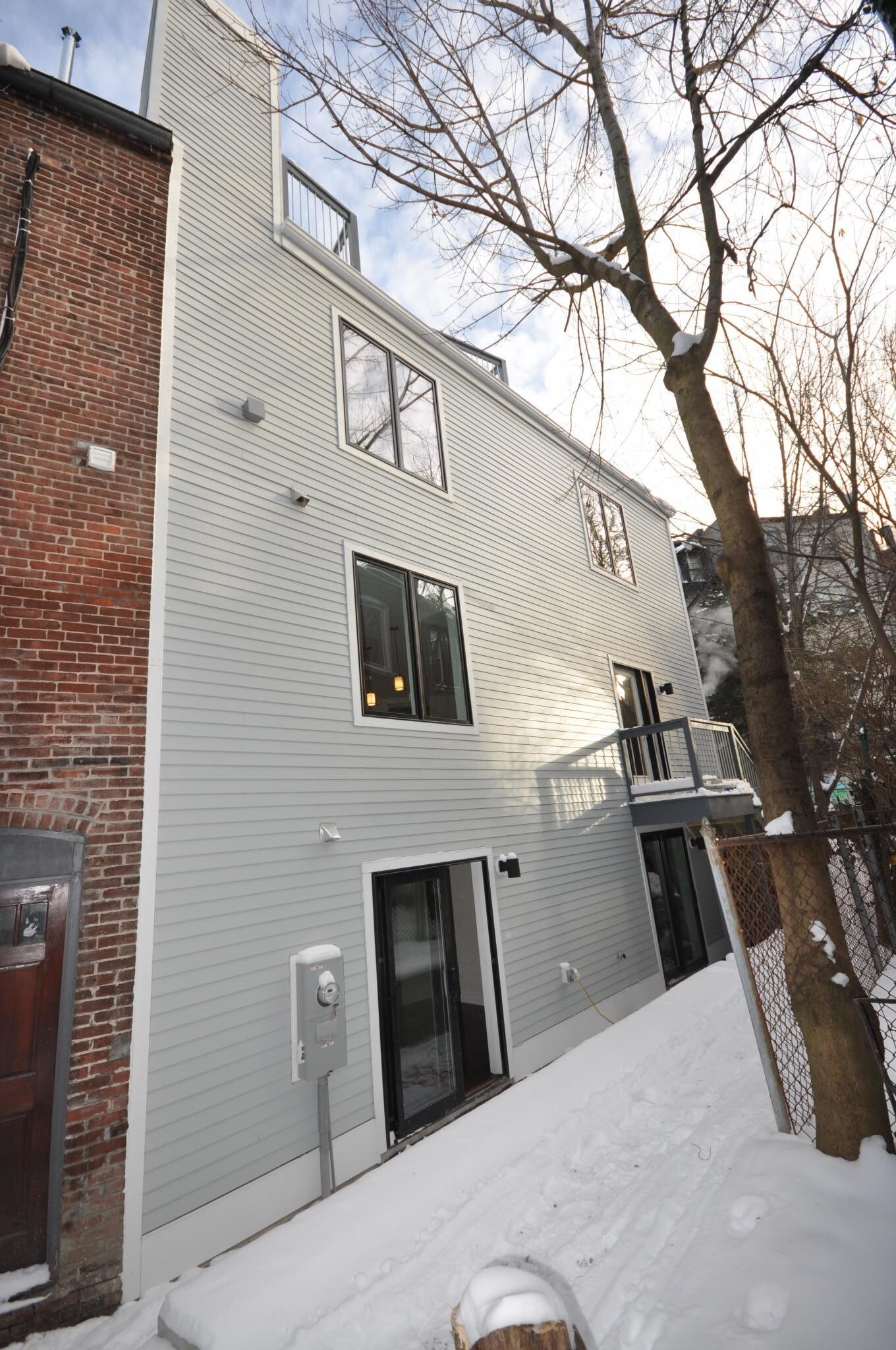 Building Photo - 30 Sussex St