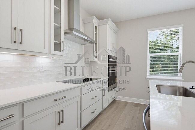 Building Photo - 1129 British Cir