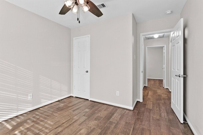 Building Photo - 30822 W Lost Creek Blvd