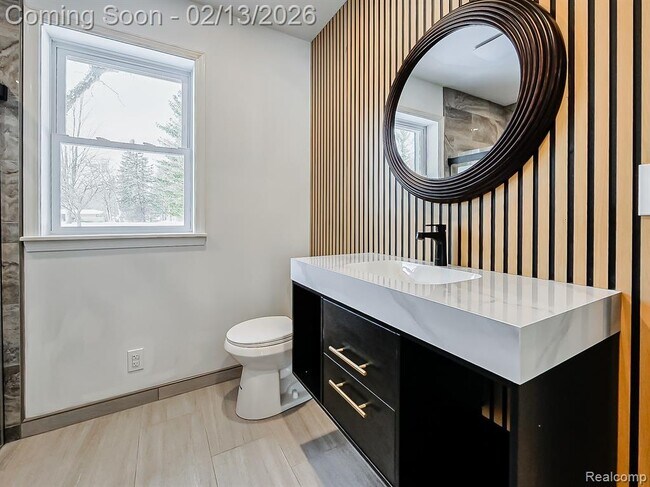 Building Photo - 25330 Brookview St