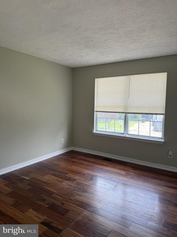 Building Photo - 706 Woodbridge Center Way