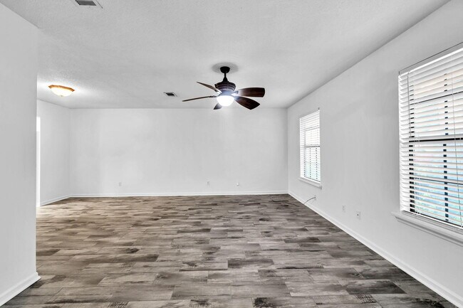 Building Photo - 1237 Rhonda Dr