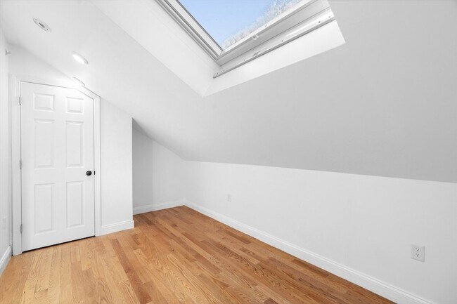 Building Photo - 1-3 Howard Place Unit 3