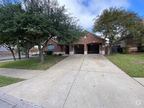 Building Photo - 1002 Mesquite Hollow Pl