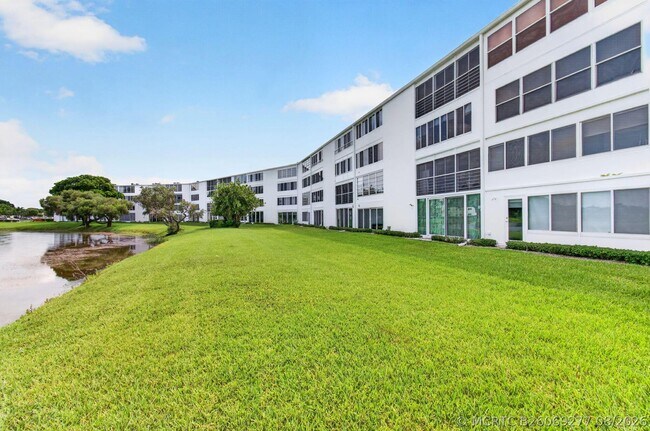Building Photo - 3030 Wolverton E