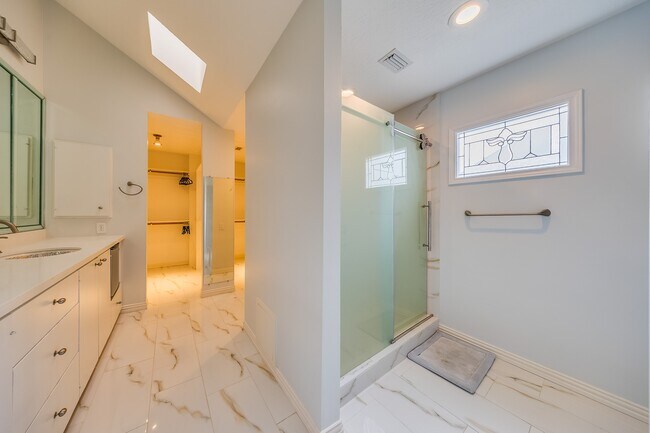 Building Photo - 2819 Bering Dr
