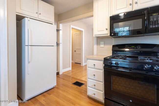 Building Photo - 3725 Warner Ave