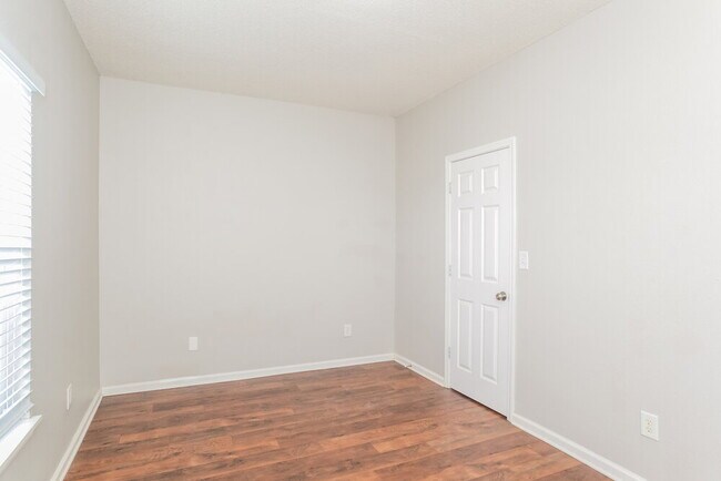 Building Photo - 3500 Limelight Ln