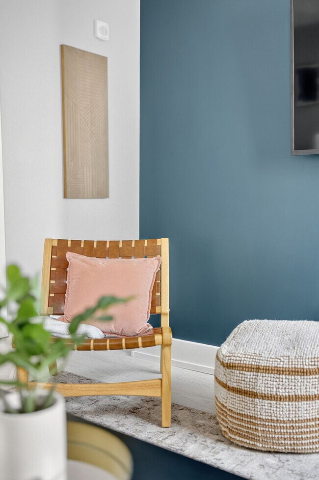 Building Photo - 400 Walnut St