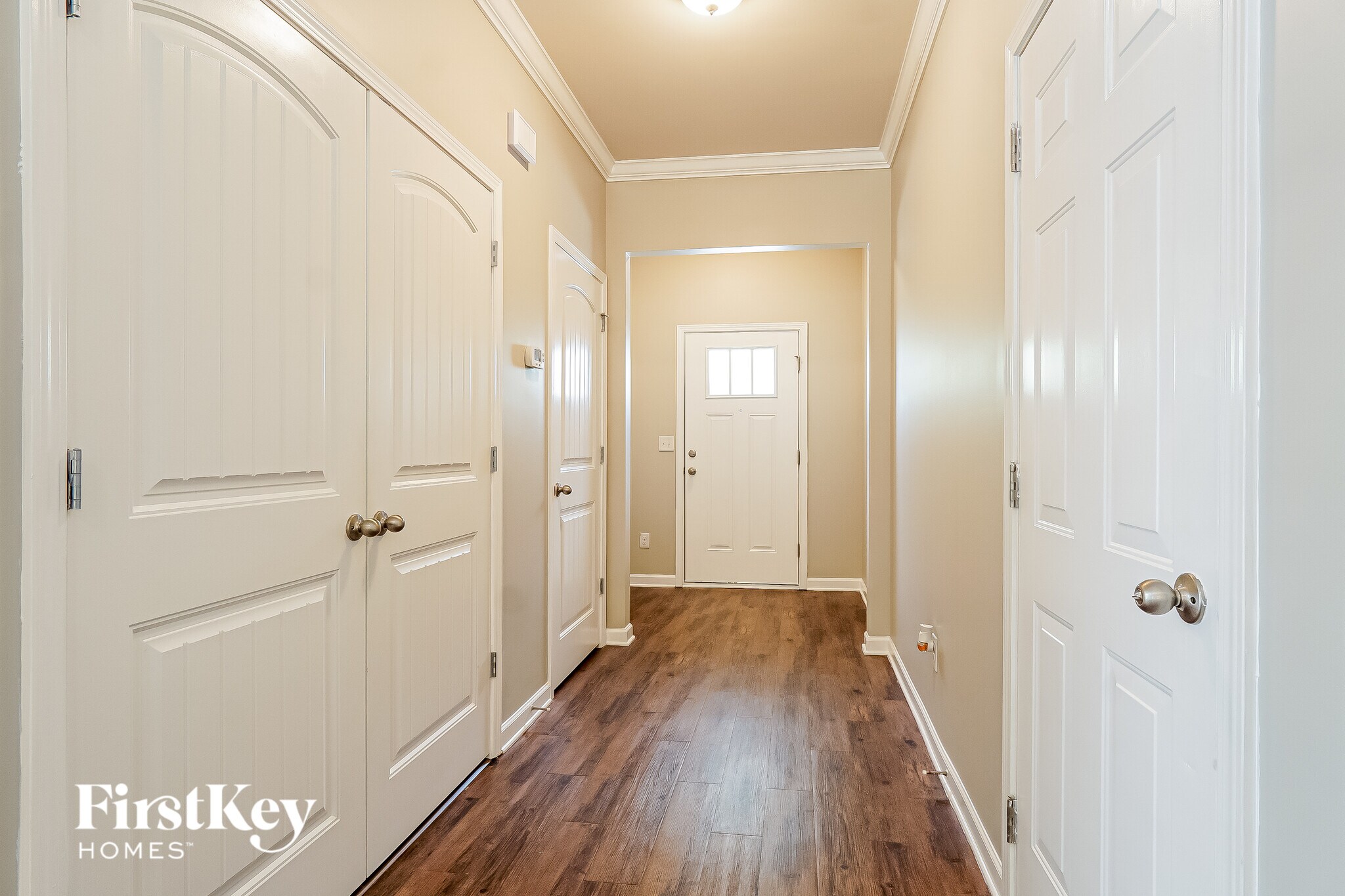 Building Photo - 383 W Park Dr