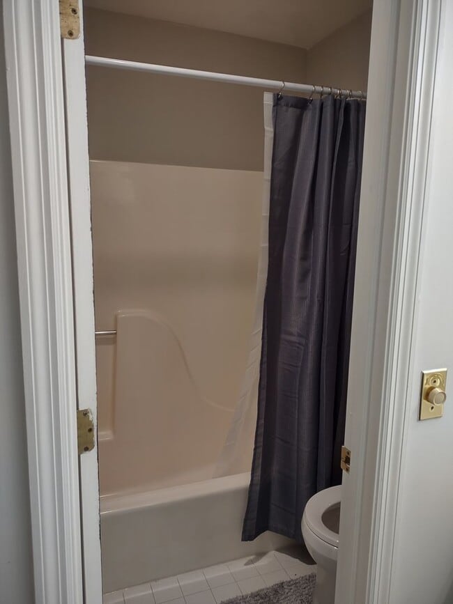 Building Photo - Adorable Two Bedroom Two Bath Condo - Just...