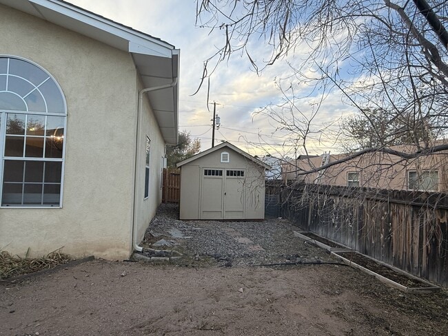 Building Photo - 10538 Olympic St NW