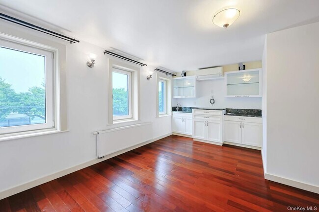 Building Photo - 21-63 23rd Street Unit 2