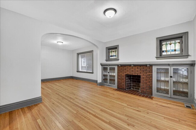 Building Photo - 4621 Quincy St