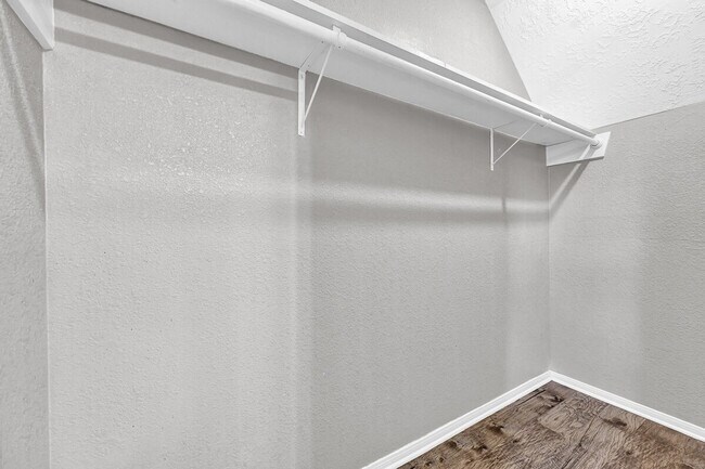 Building Photo - 4510 Beechcraft St