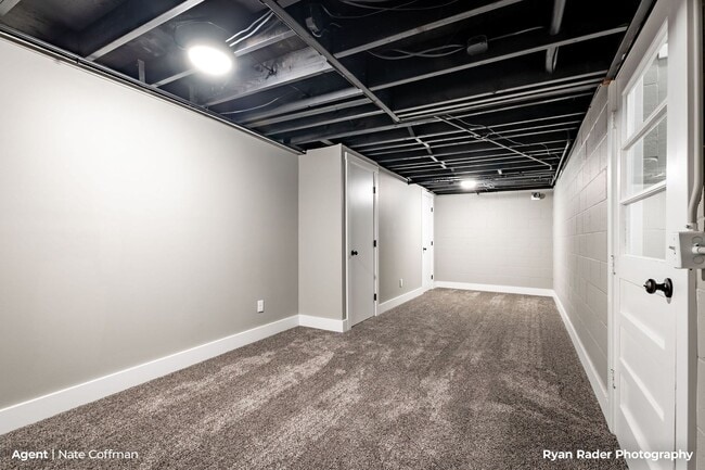 Building Photo - Downtown Rockford Single Family Home on White Pine Trail