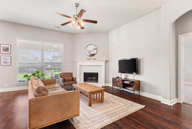 Building Photo - 1323 Lantern Faith Dr