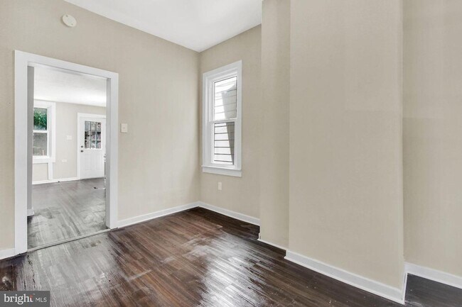 Building Photo - 3 Bedroom Duplex in Penbrook Boro.