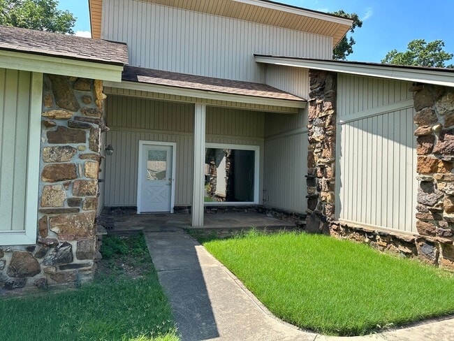 Building Photo - 3318 Erin Oaks Ct