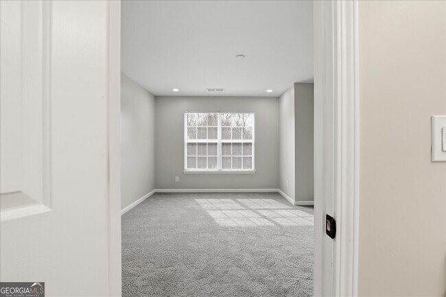 Building Photo - 5630 Lawley Rd