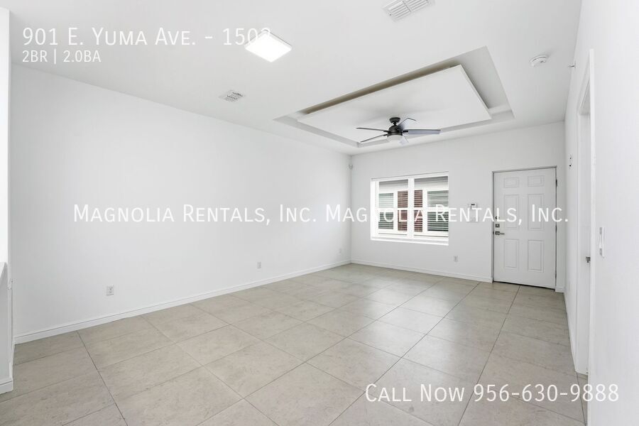 Building Photo - 901 E Yuma Ave