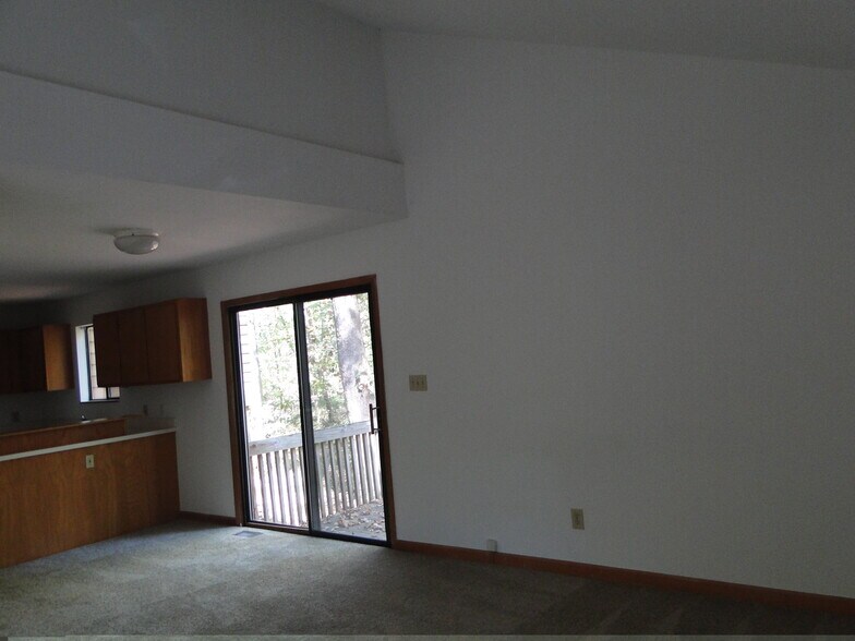Building Photo - 1521 Partridgeberry Rd