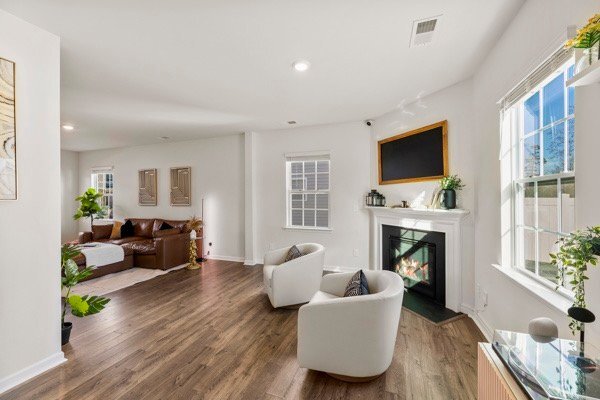 Building Photo - 7585 Stonehouse Dr