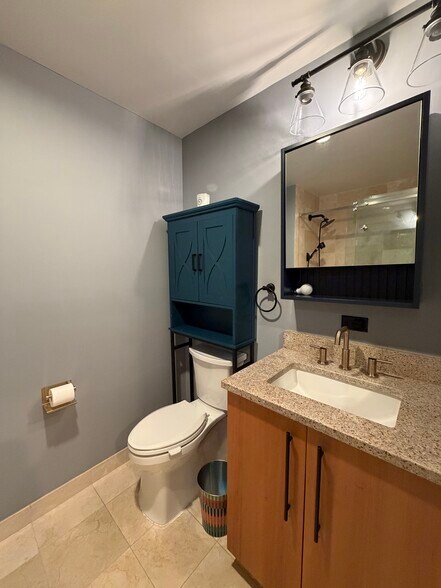 Building Photo - 600 12th St