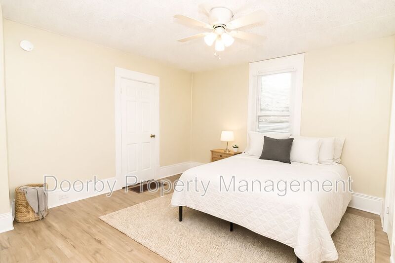 Building Photo - 2612 E 19th St