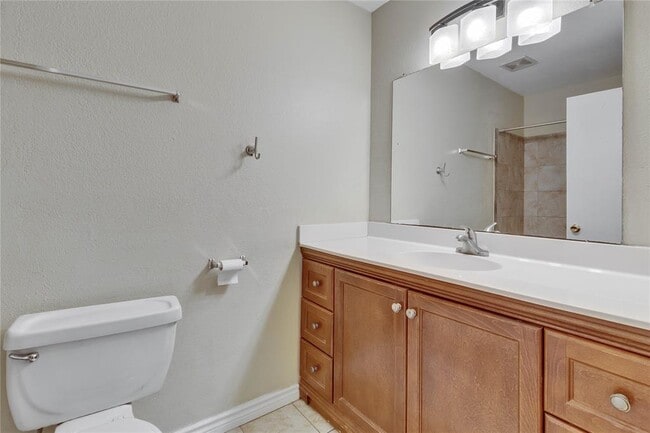Building Photo - 1708 Lovingood Dr