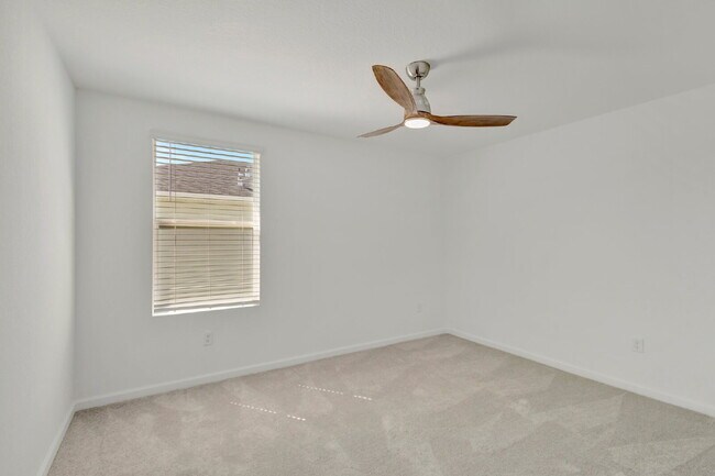 Building Photo - Luxurious Living: Spacious 5-Bedroom Home with Scenic Views in Port Saint Lucie!