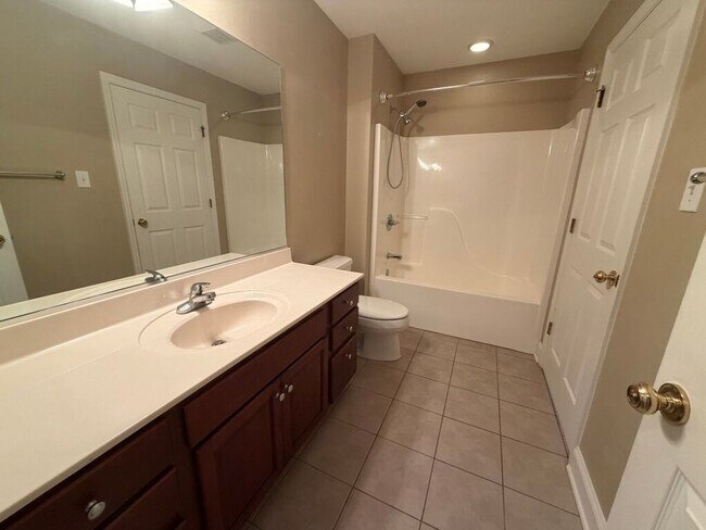 Building Photo - Spacious Executive Home in North Knox Summer Rose Subdivision