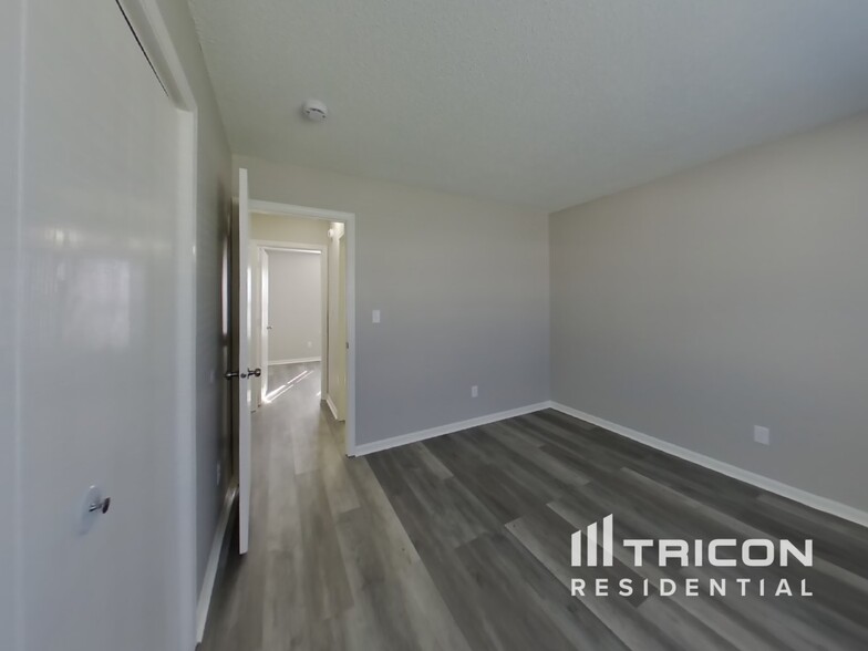 Building Photo - 701 Millbrook Dr