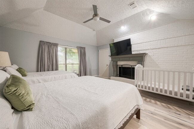 Building Photo - 1723 Rock Fence Dr