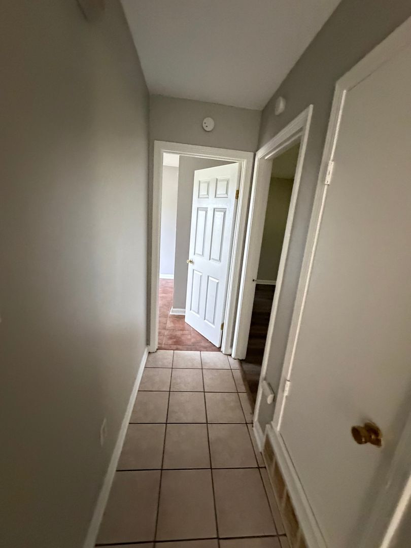 Building Photo - 5596 Karen Dr