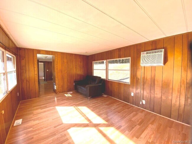 Building Photo - 141 Gale Rd