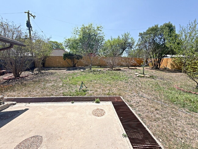 Building Photo - 4230 Havenview Dr