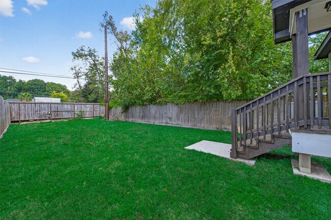 Building Photo - 2509 Moreau St