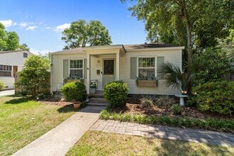 Building Photo - Charming Parkside 2-Bedroom Home Near Daffin Park with Fenced Yard & Patio