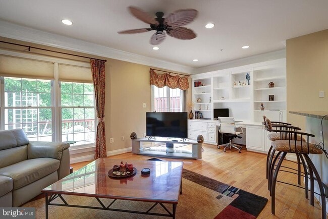 Building Photo - 1200 Treasure Oak Ct