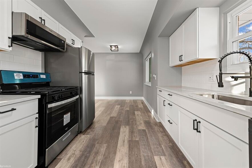 Building Photo - 46730 Romeo Plank Rd