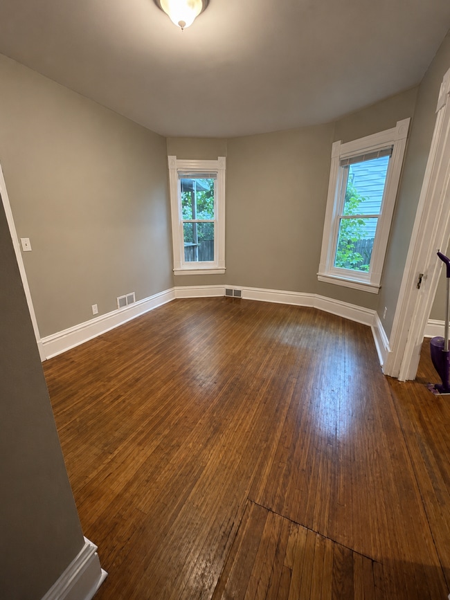 Building Photo - 1 Bedroom side-by-side Duplex in Owatonna